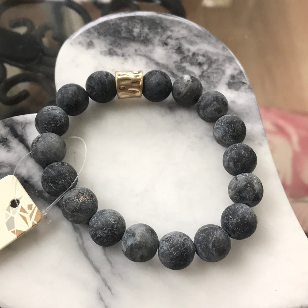 Howlite stretch bracelet. Great for stacking! NWT